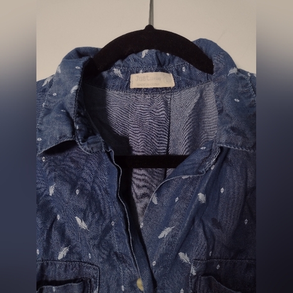 Just Living blue button up shirt breast pockets feather pattern size large NWOT - Picture 3 of 4